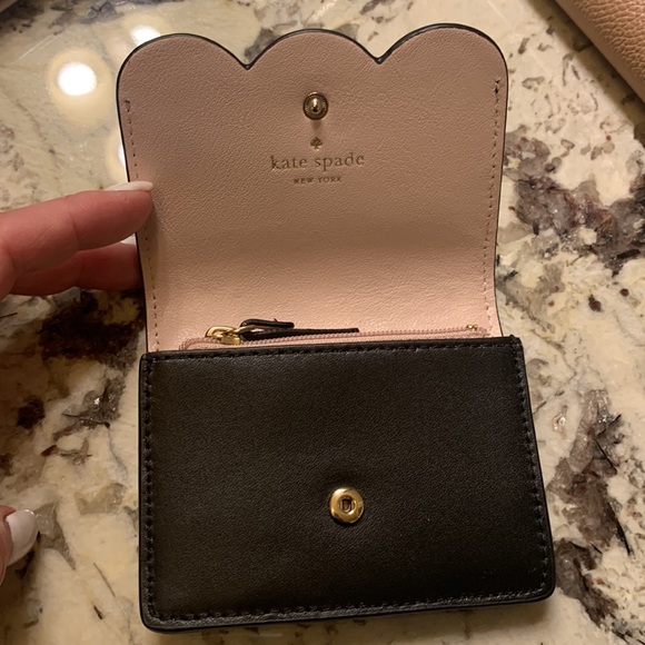 NWT Kate Spade Wallet. - Picture 2 of 5
